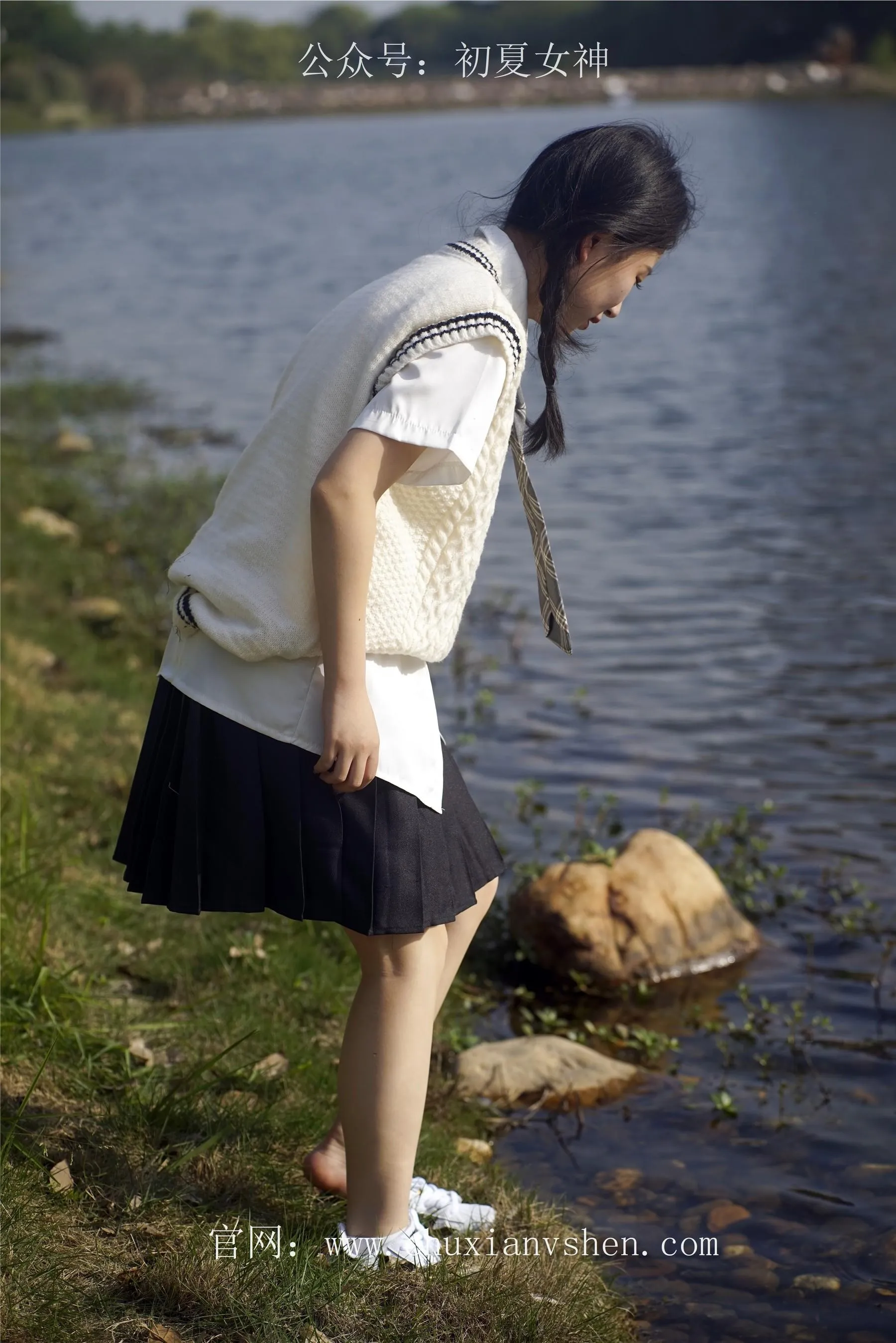 初夏女神 NO.061 念念 春秋JK套搭配三叶草贝壳头鞋 [115P]插图4